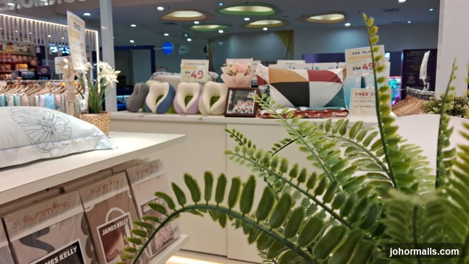 Home Goods Display