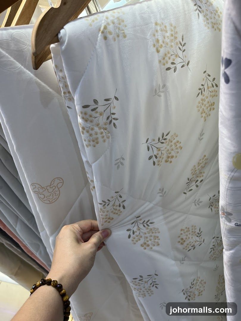 Quilted Blanket with Floral Pattern