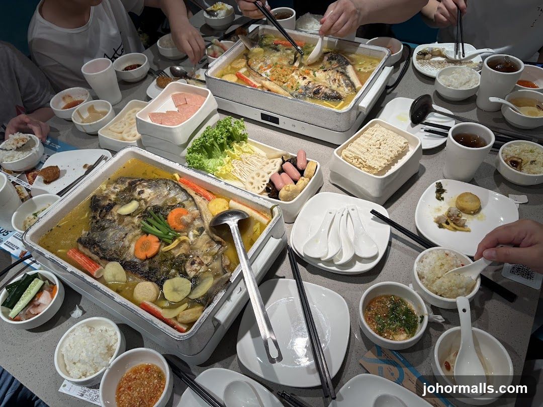 Group Meal with Hot Pot