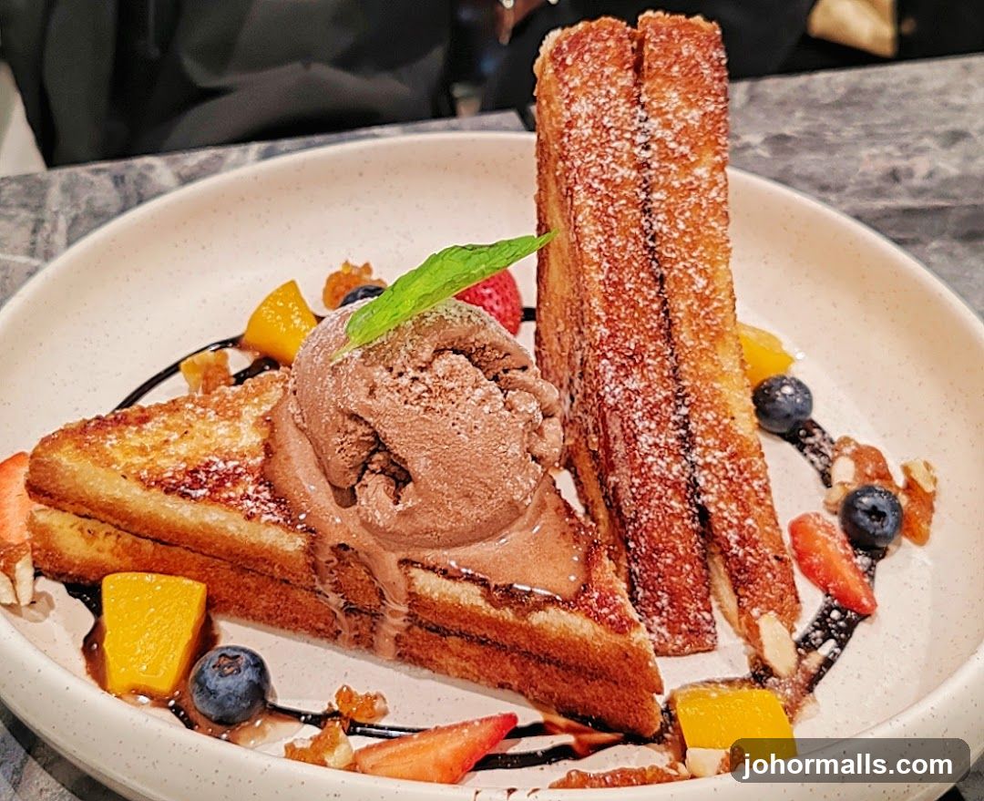French Toast with Ice Cream and Fruit