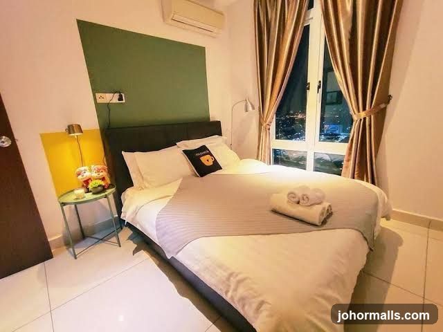 Modern Bedroom with City View