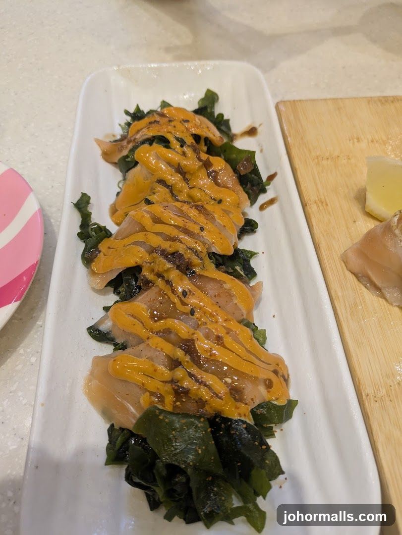 Sashimi with Seaweed and Sauce