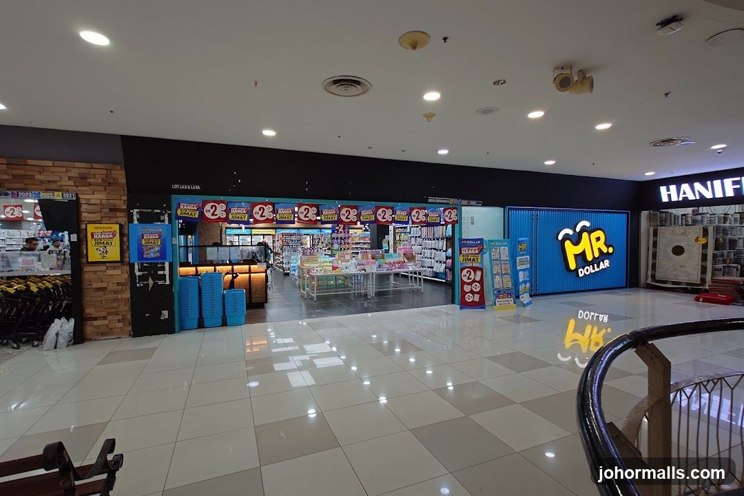 Mr. Dollar Store Entrance
