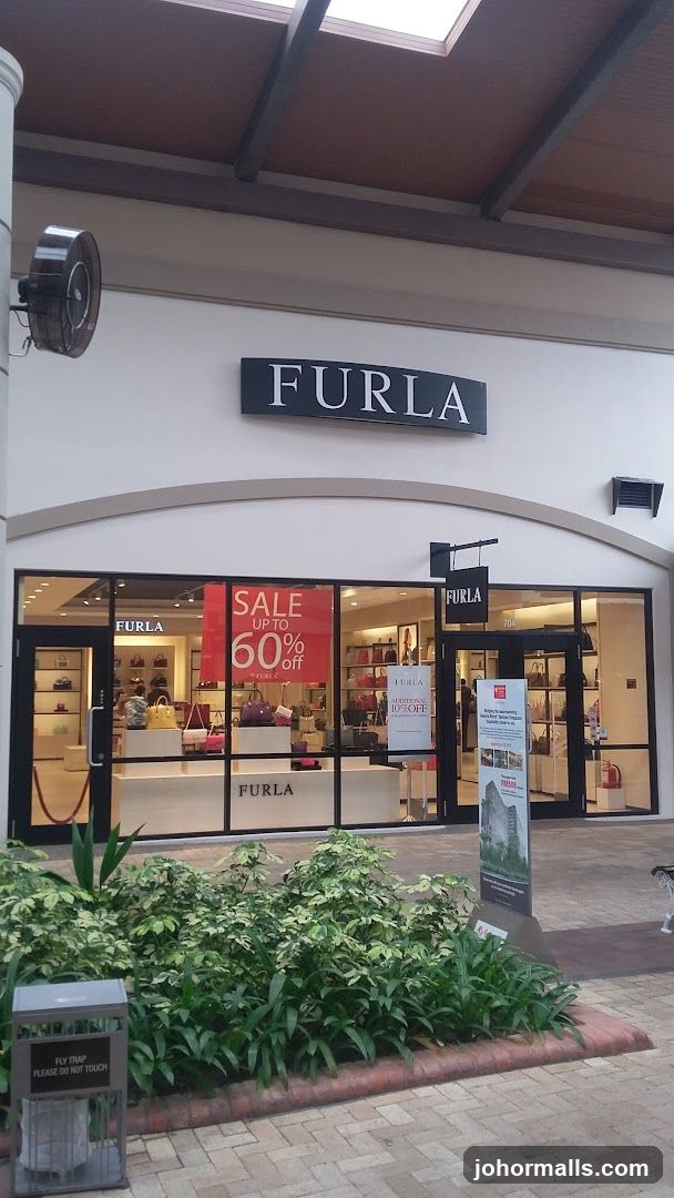 Furla Storefront