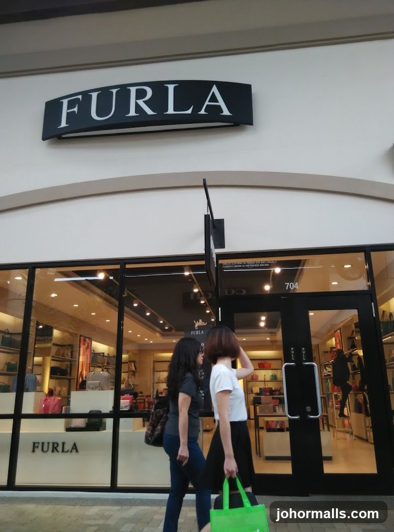 Furla Storefront