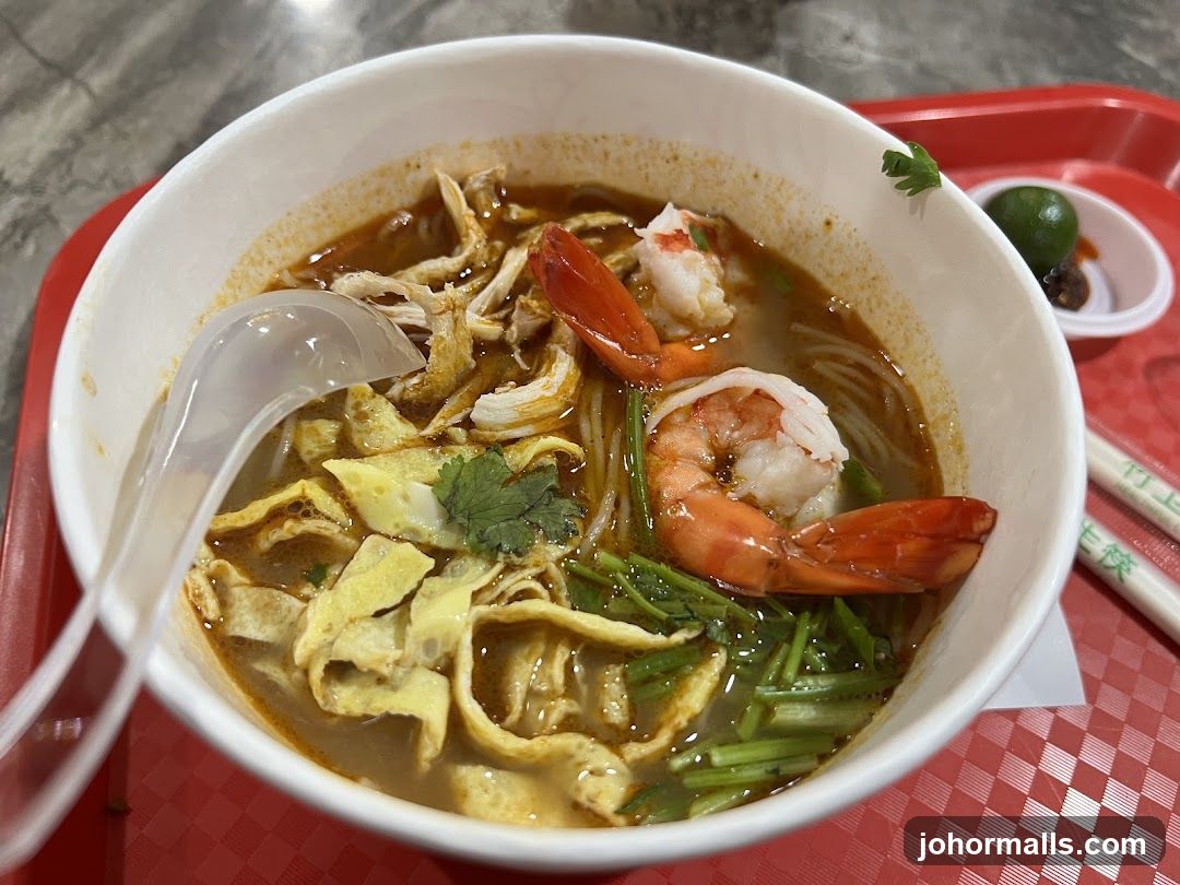 Laksa with Shrimp and Egg
