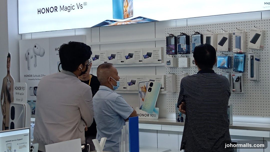 Electronics Store Display