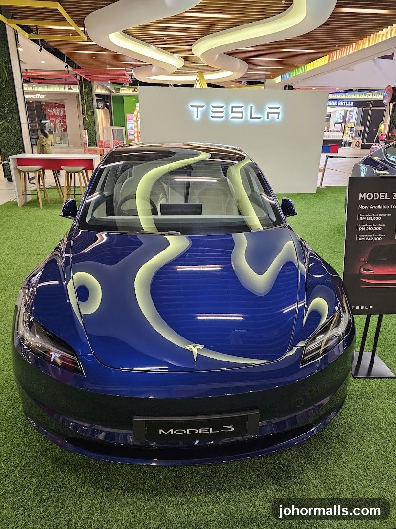 Tesla Model 3 Display