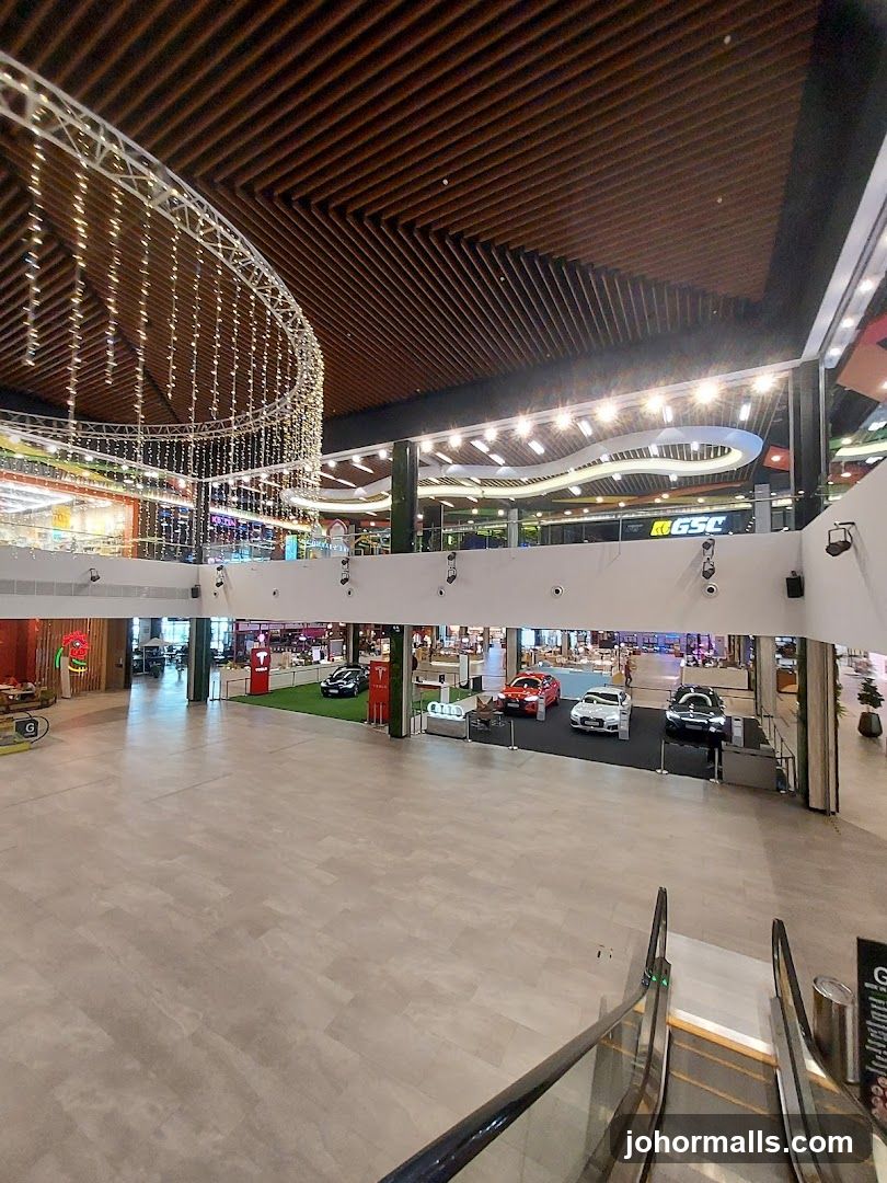 Indoor mall with car display
