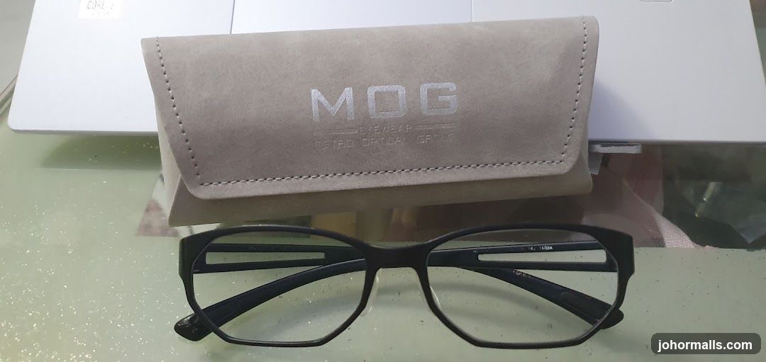 Eyeglasses and Case