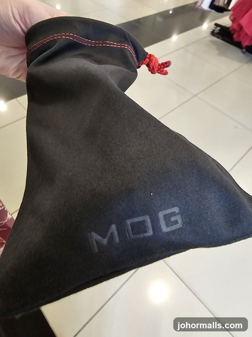 Black drawstring bag with MOG logo