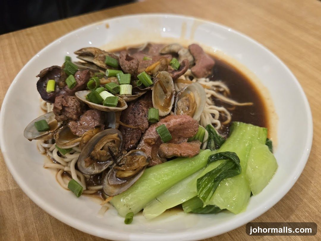 Noodles with Clams and Beef