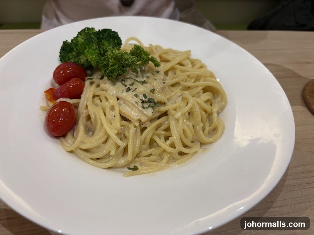 Creamy Spaghetti with Broccoli and Tomatoes