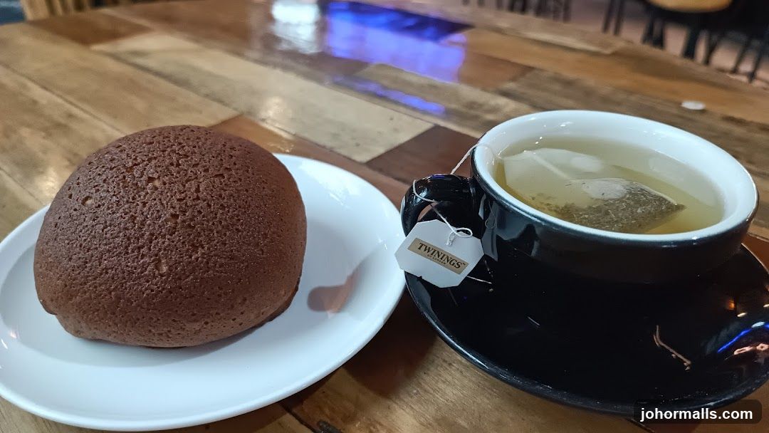 Tea and Pastry