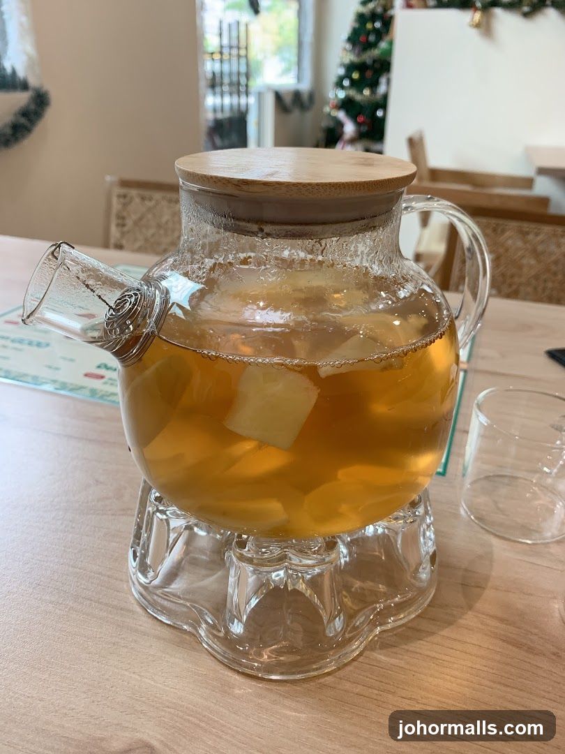 Tea Pot with Fruit