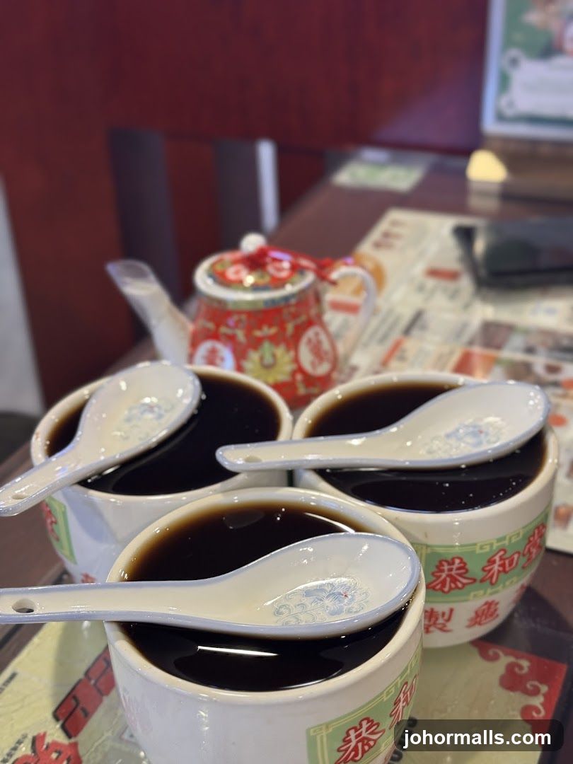 Dessert Bowls and Teapot