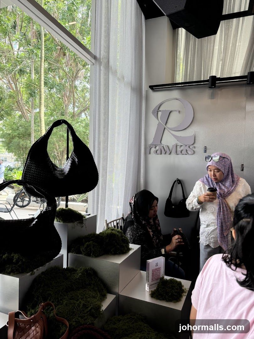 Handbag Display