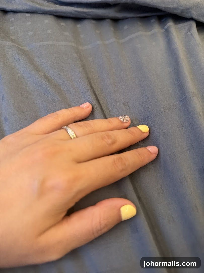 E ARTISTIC NAIL SALOON