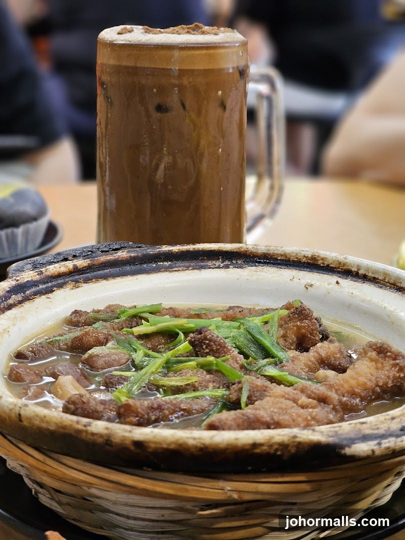 Claypot Dish and Iced Drink