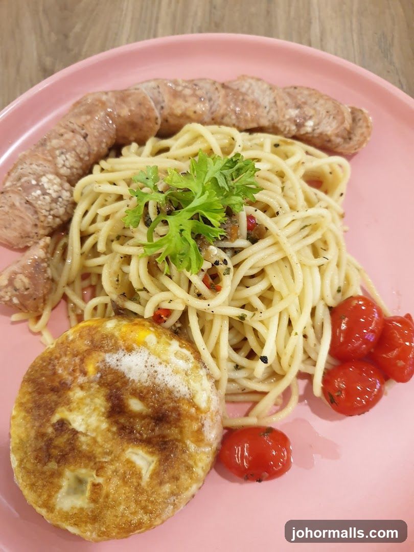 Spaghetti with Sausage, Egg, and Tomatoes