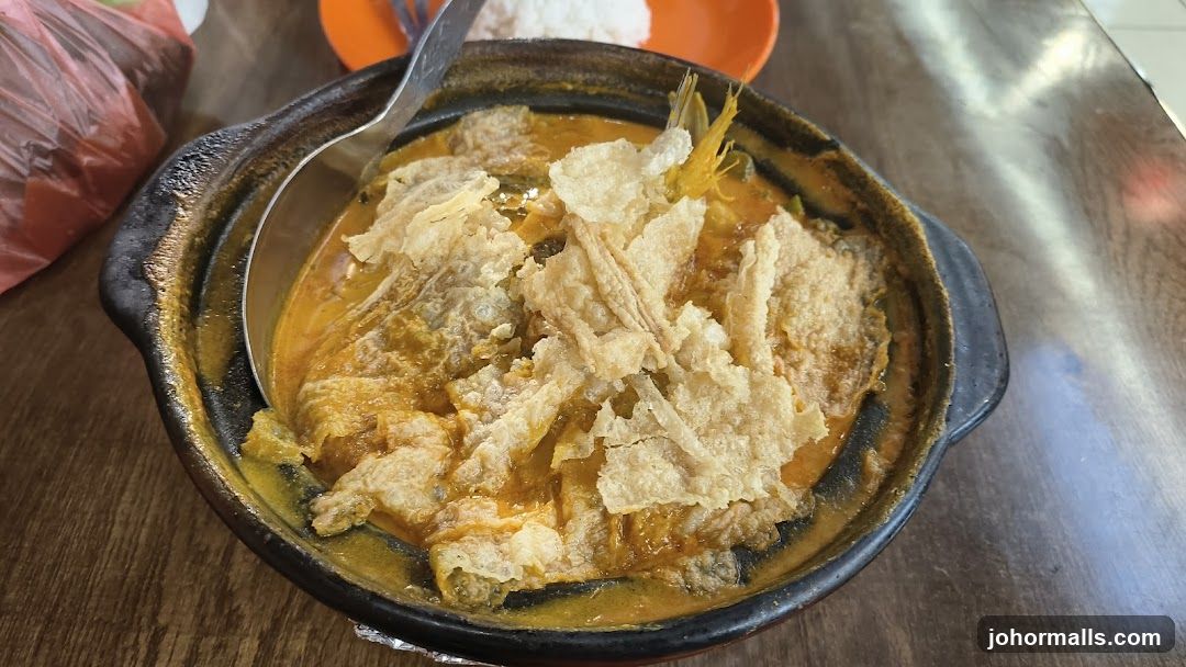 Curry Dish with Crispy Topping