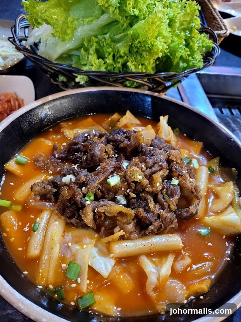 Korean Stew with Beef and Rice Cakes