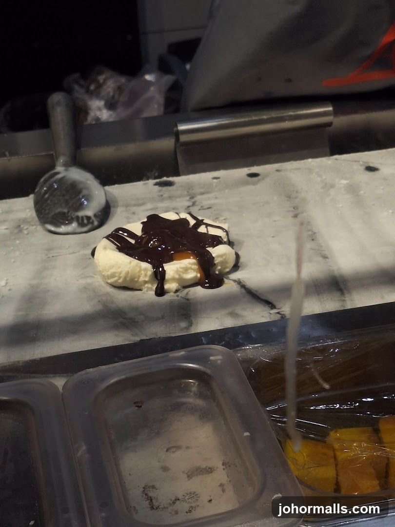 Rolled Ice Cream Preparation