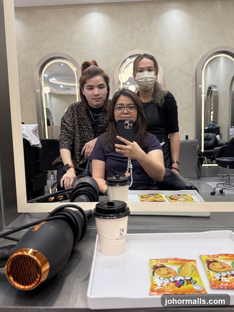 Salon Selfie