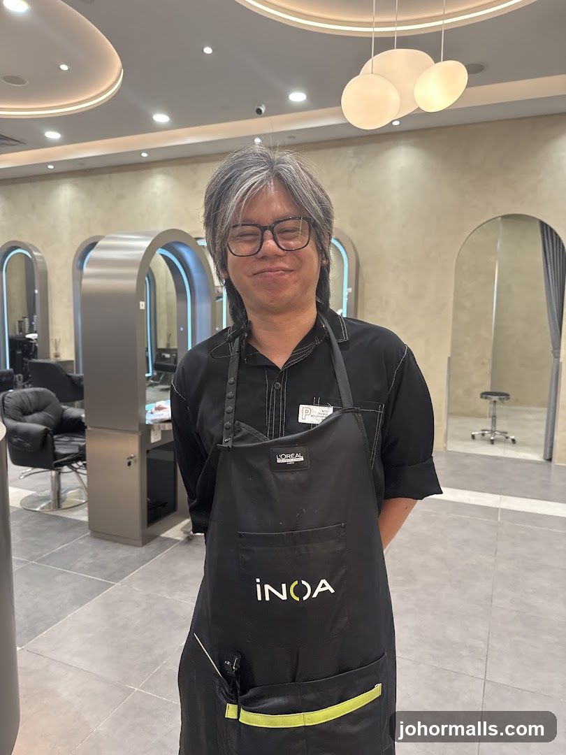 Hairdresser in Salon