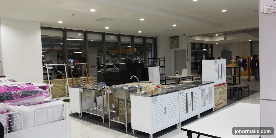 Kitchenware Display