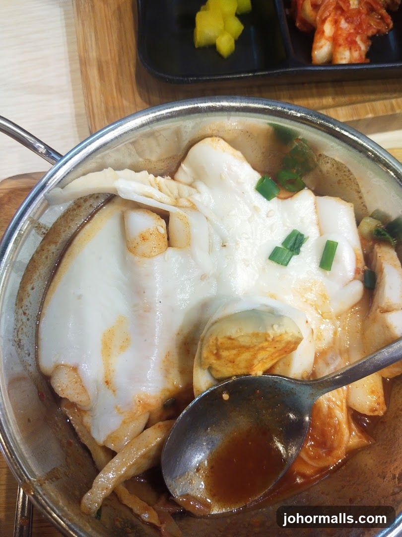 Food dish in metal bowl