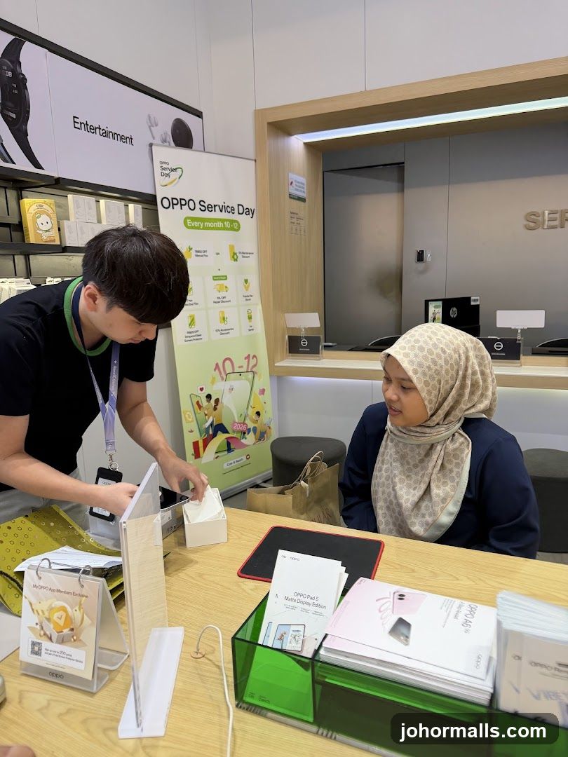 OPPO Service Day Counter Interaction