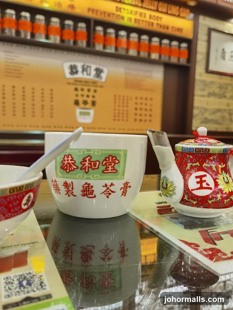 Interior display of traditional Chinese herbal products