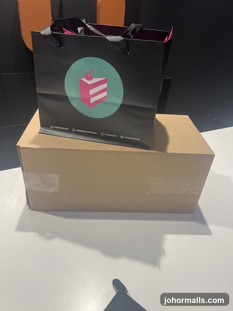 Cakerush Bag and Box