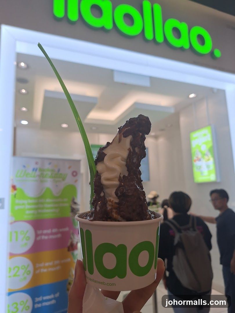 Frozen yogurt cup at Naollao store