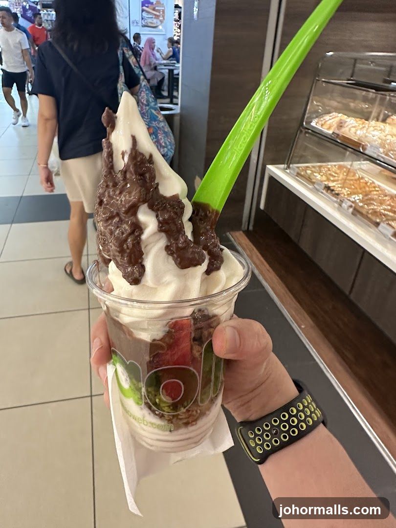 Soft serve dessert in food court