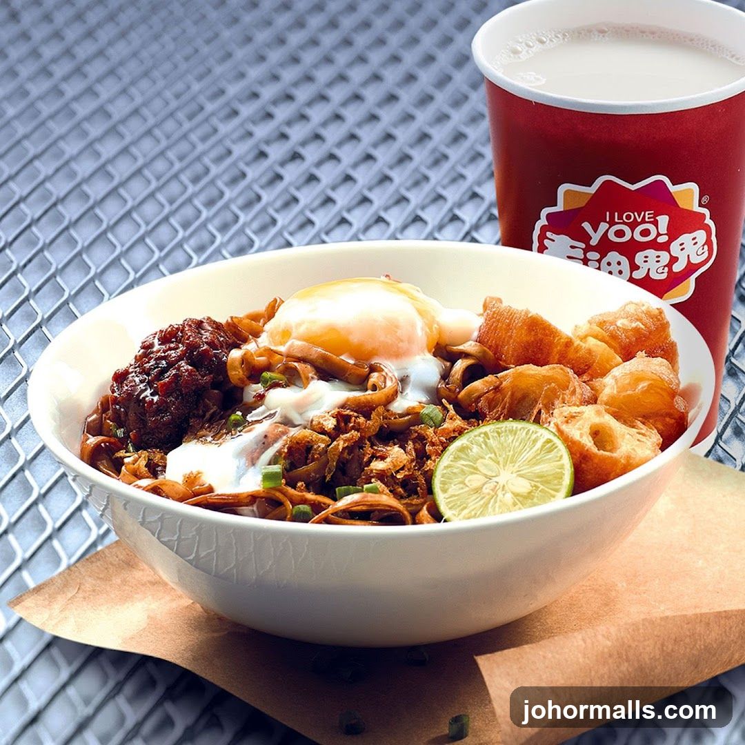 Noodles with Egg and Fried Dough Sticks