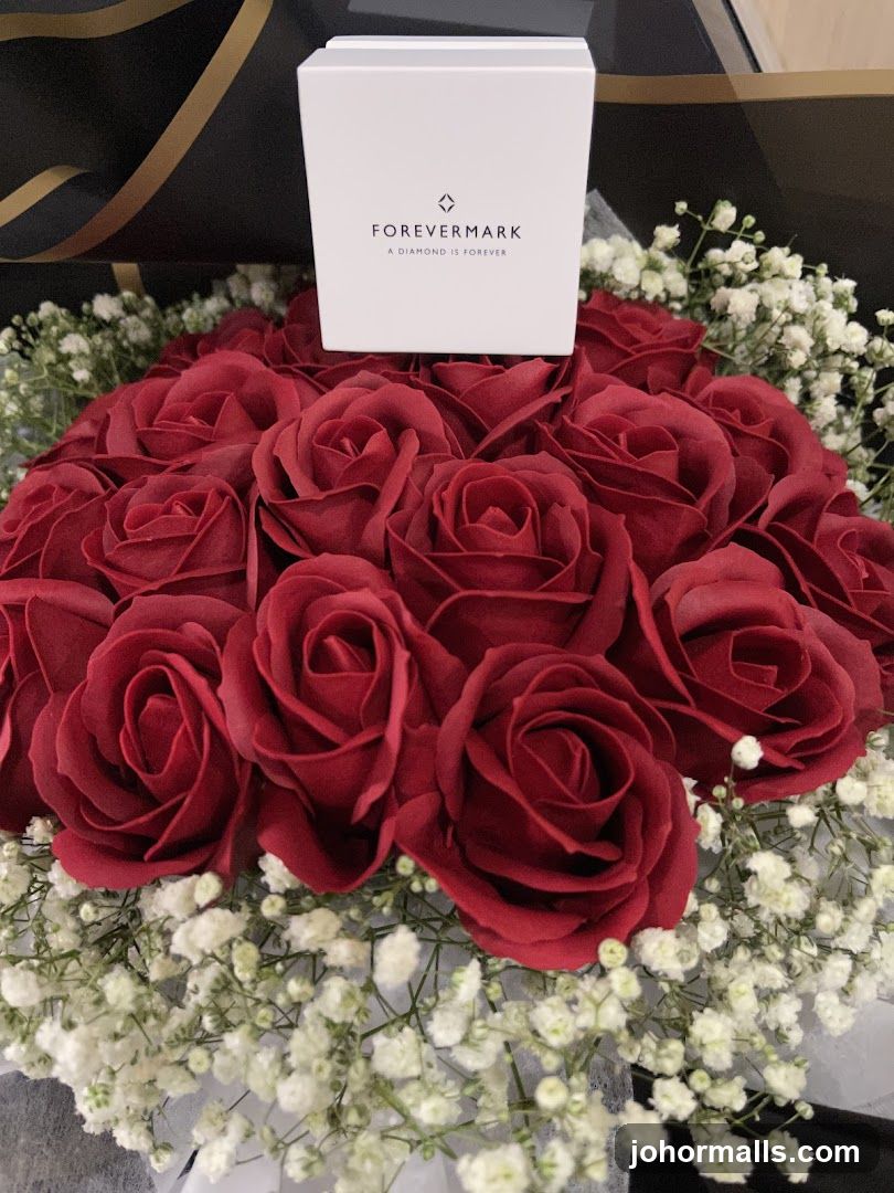 Forevermark Diamond Box with Red Roses