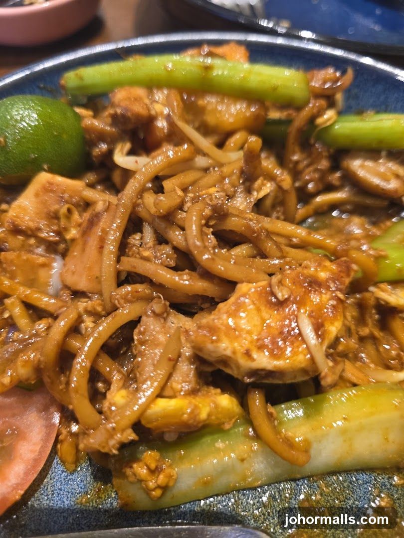 Close-up of Stir-Fried Noodles Dish