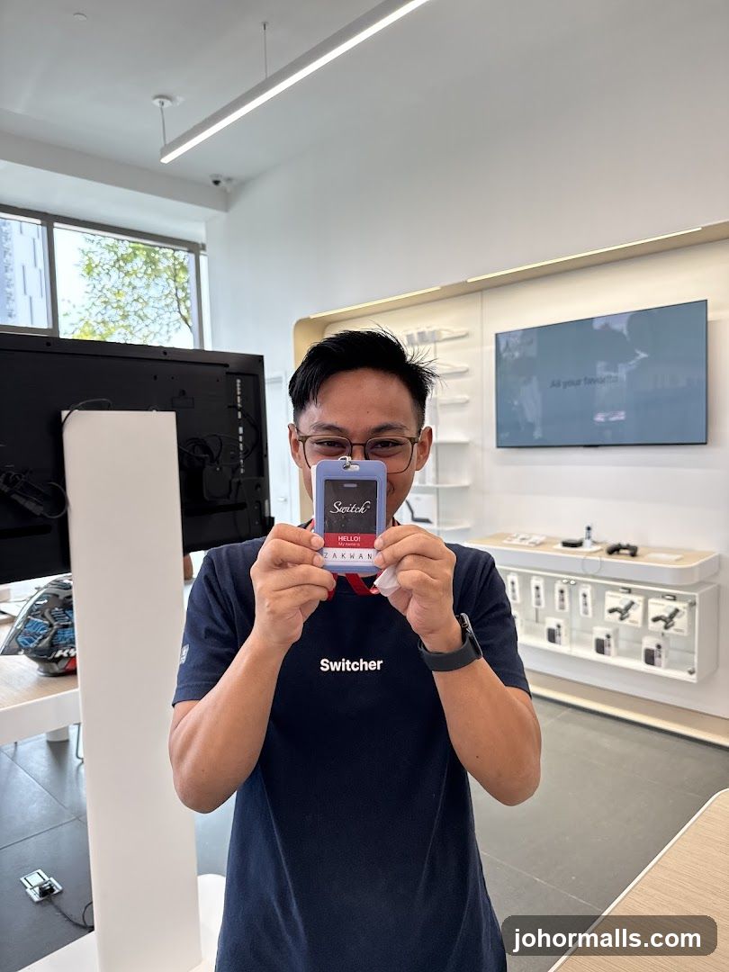 Switcher Employee in Store