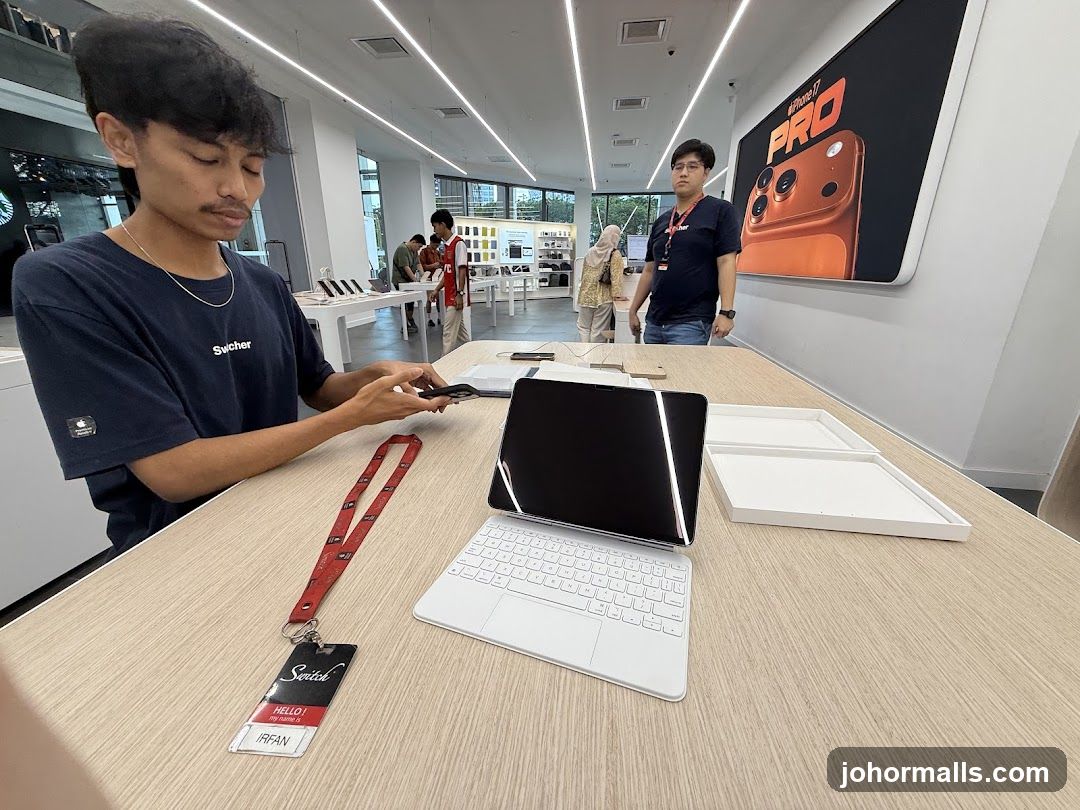 Apple Store Interior