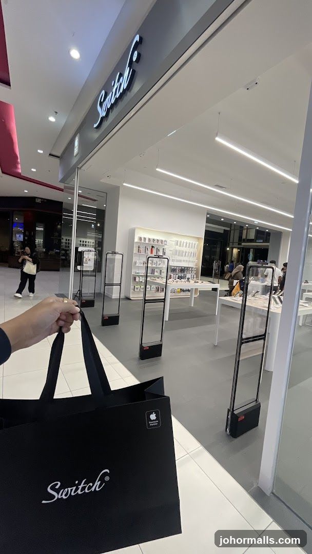 Switch store interior view