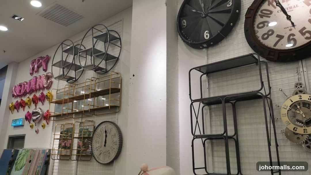 Interior Decor Store Display