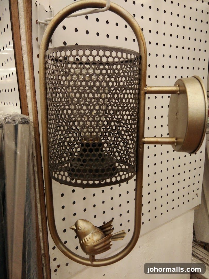 Wall-mounted decorative lamp