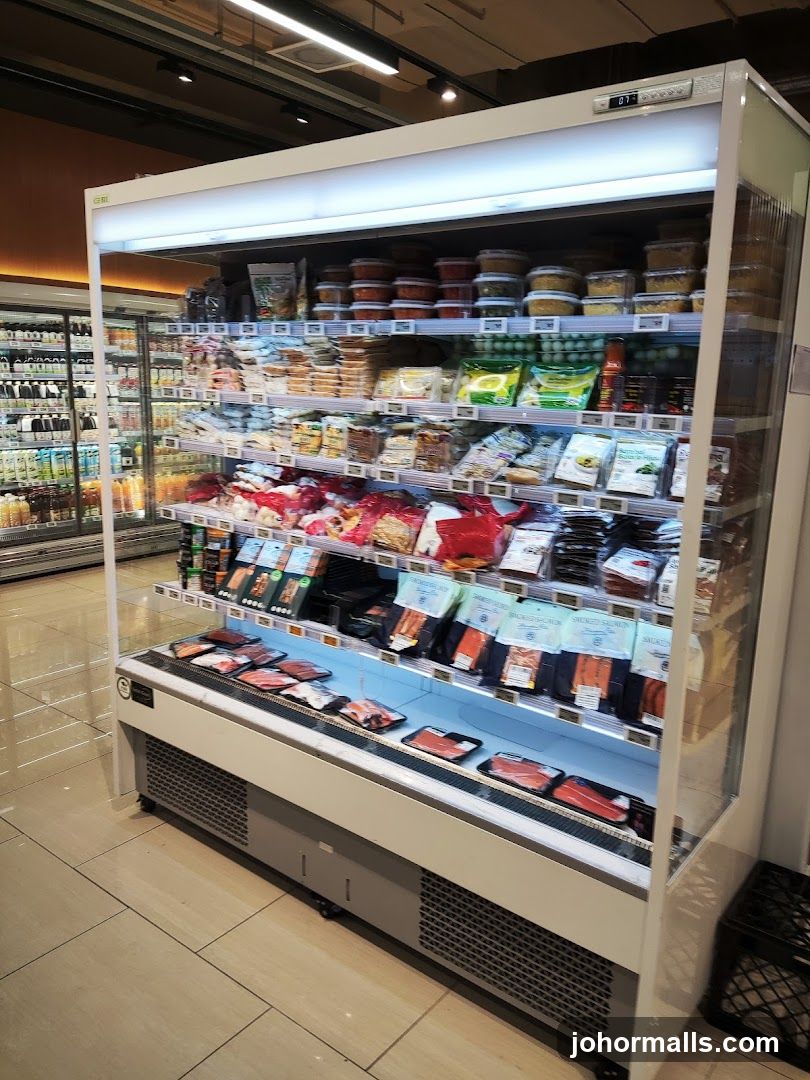 Refrigerated Display in Grocery Store