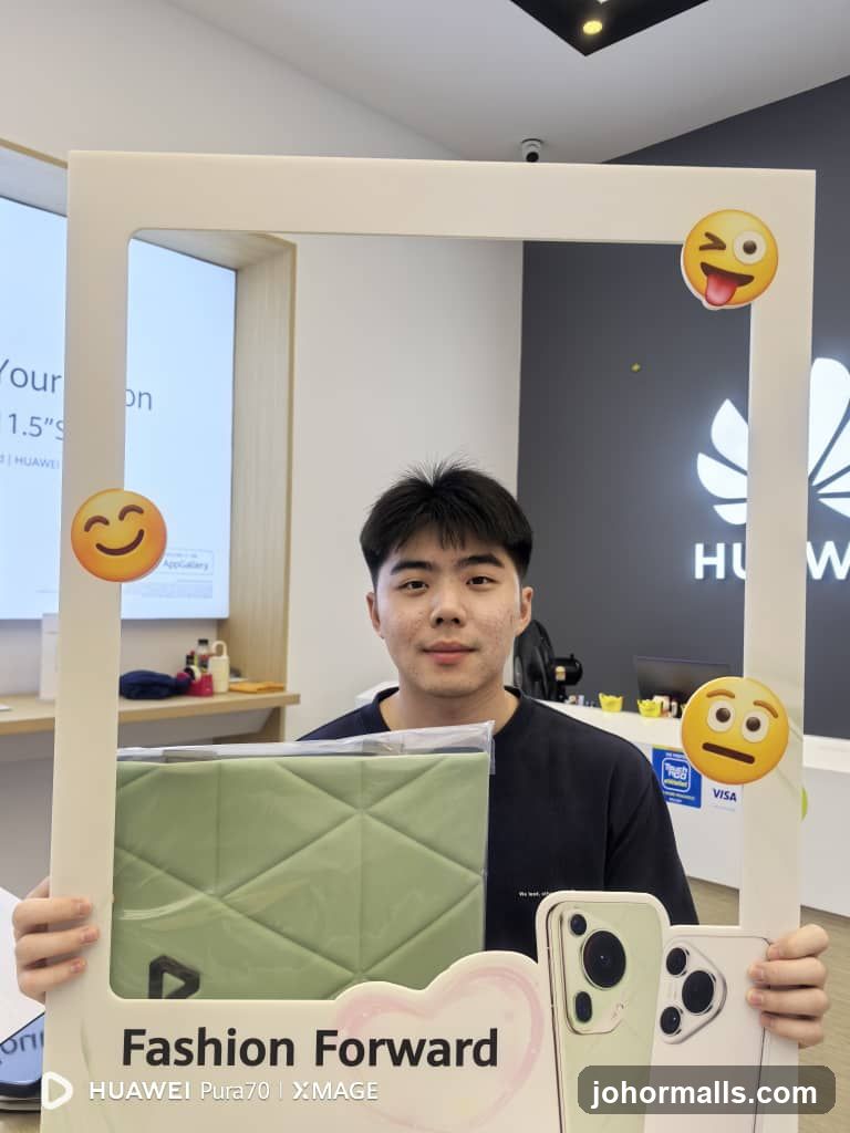 Huawei Store Interior