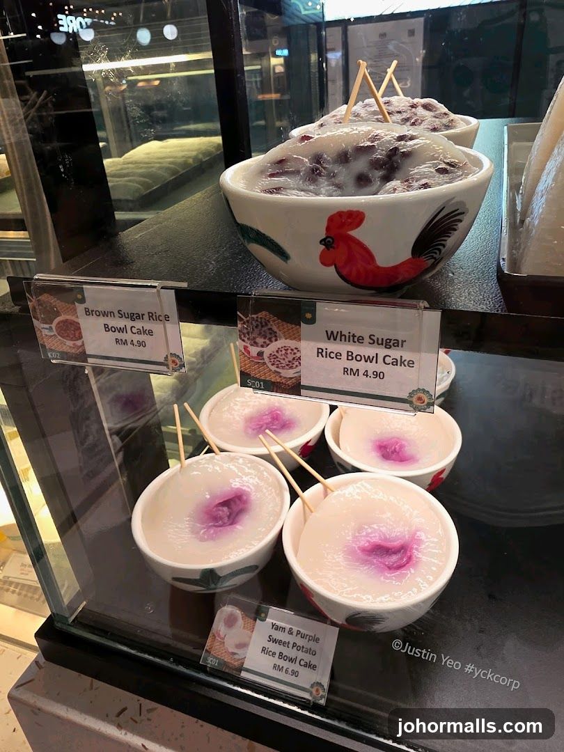 Rice Bowl Cakes Display