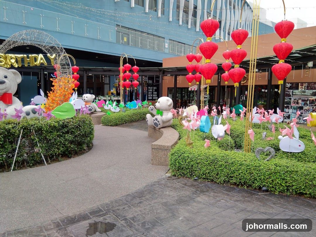Outdoor Festival Decorations