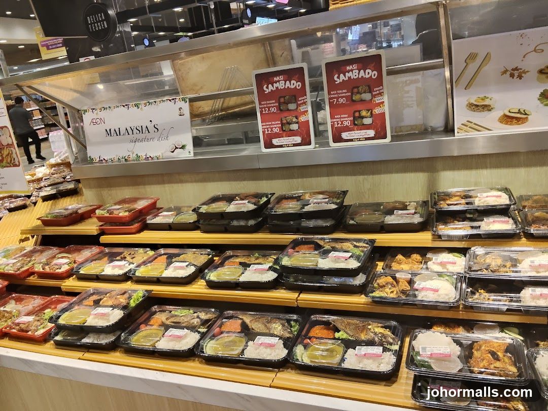 Food display in supermarket