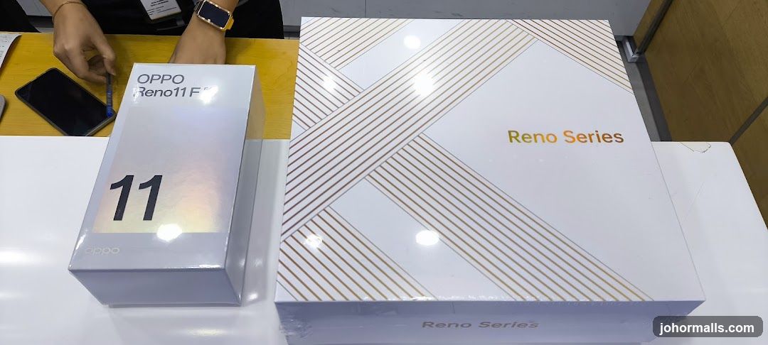 OPPO Reno 11 F Box Display